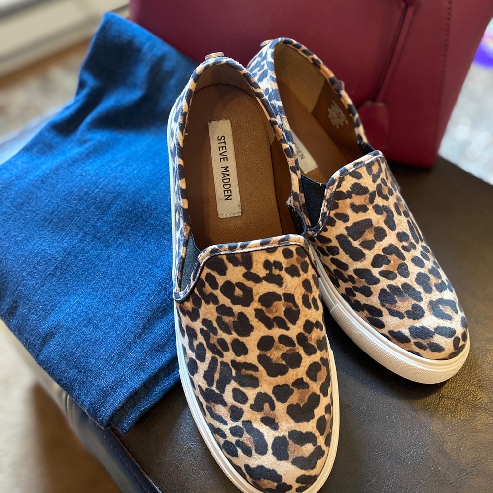 Size 9 Steve Madden Slip Ons